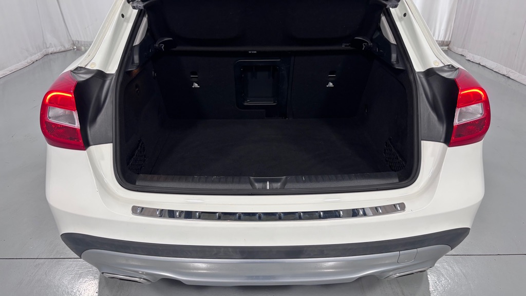Photo 28 of this MERCEDES-BENZ GLA 250 4MATIC