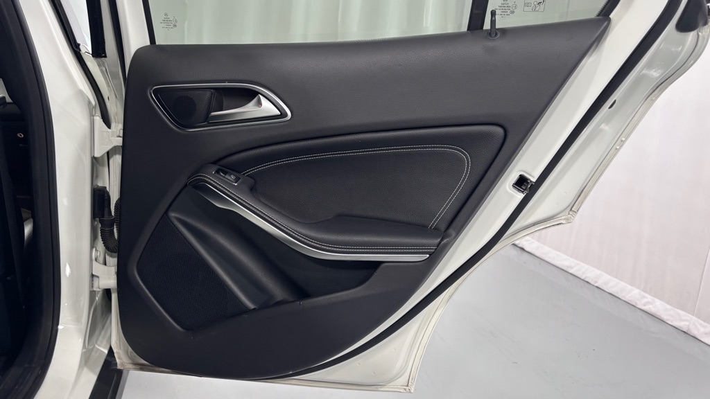 Photo 27 of this MERCEDES-BENZ GLA 250 4MATIC