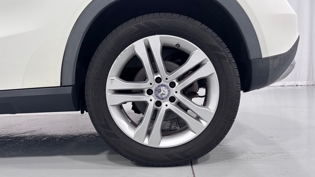 Photo 31 of this MERCEDES-BENZ GLA 250 4MATIC