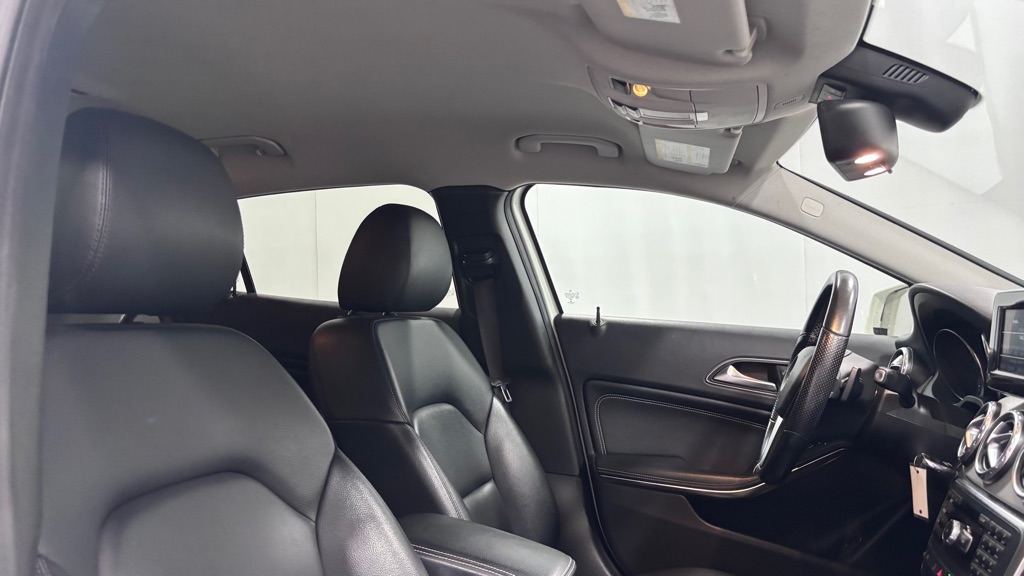 Photo 19 of this MERCEDES-BENZ GLA 250 4MATIC