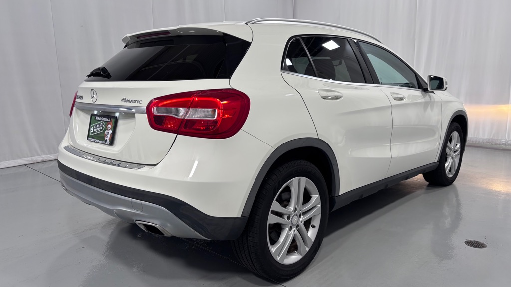 Photo 5 of this MERCEDES-BENZ GLA 250 4MATIC