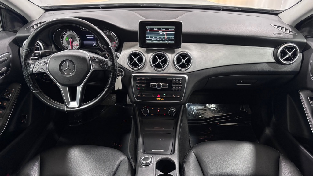 Photo 10 of this MERCEDES-BENZ GLA 250 4MATIC