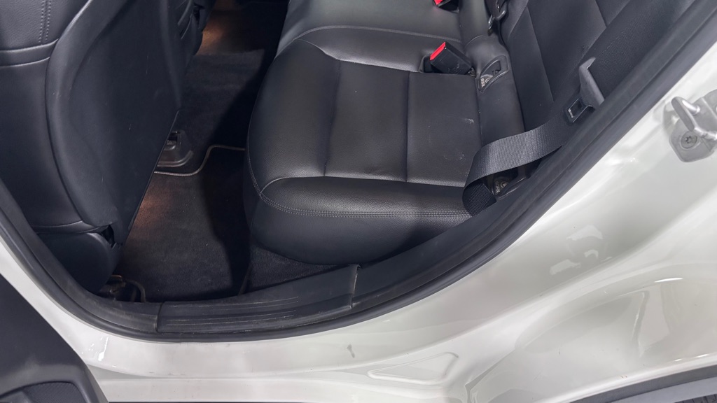 Photo 21 of this MERCEDES-BENZ GLA 250 4MATIC