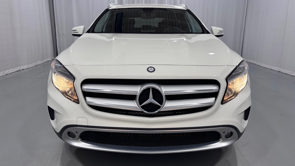 Photo 2 of this MERCEDES-BENZ GLA 250 4MATIC