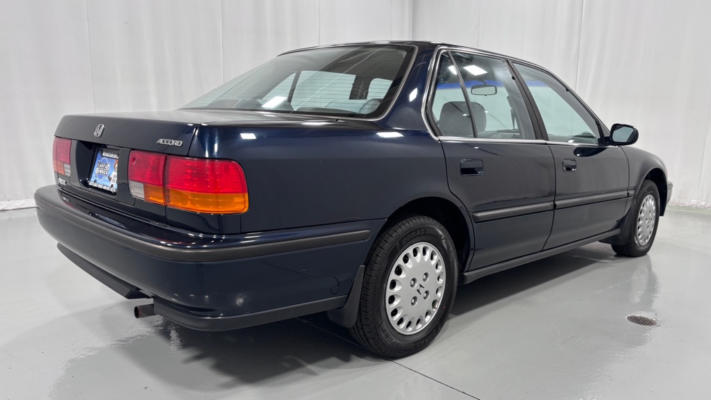 Photo 5 of this HONDA ACCORD LX
