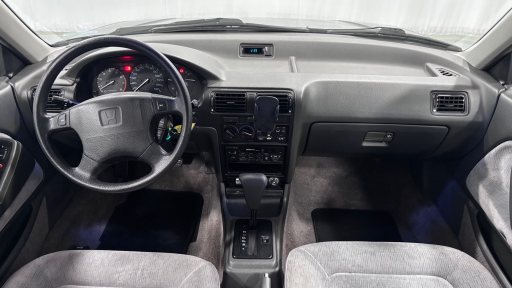 Photo 10 of this HONDA ACCORD LX