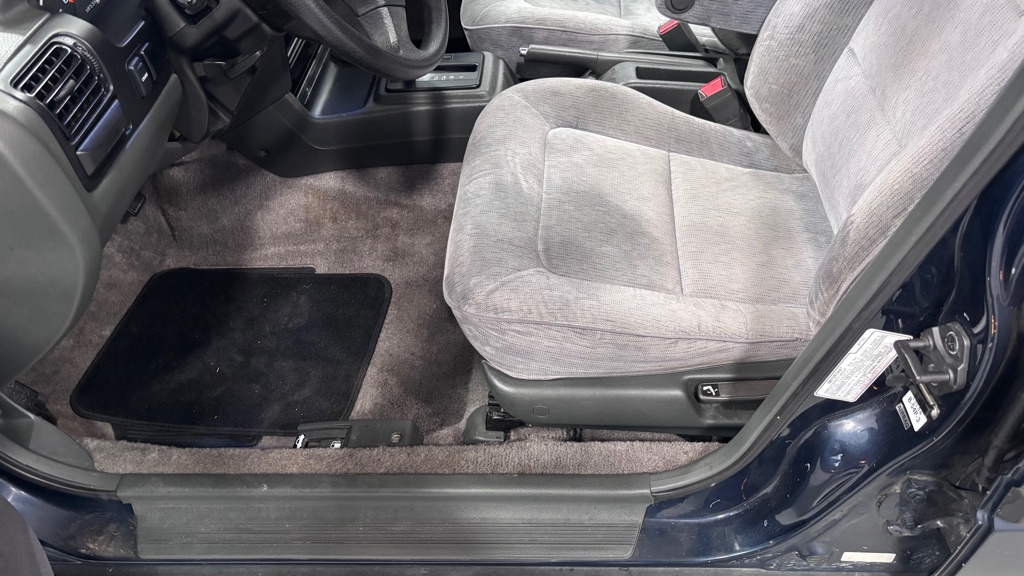 Photo 11 of this HONDA ACCORD LX