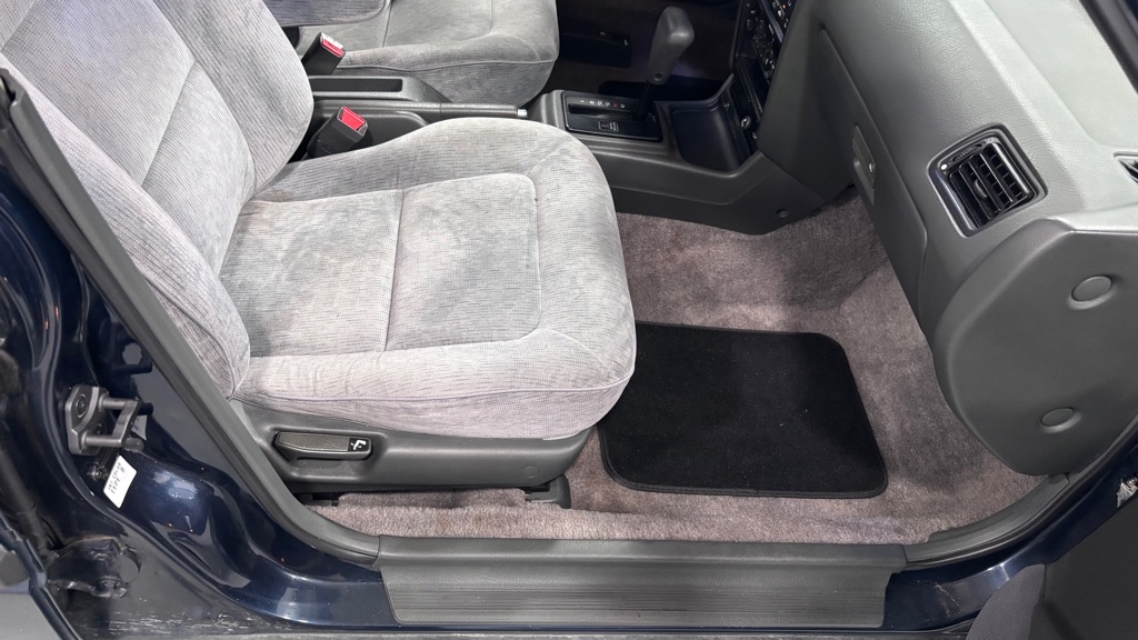 Photo 19 of this HONDA ACCORD LX