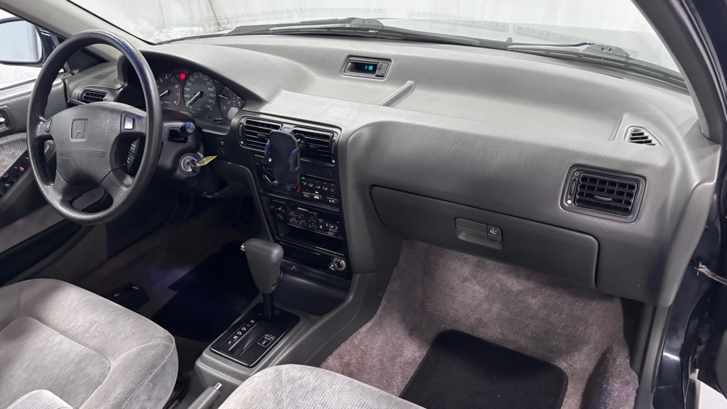 Photo 18 of this HONDA ACCORD LX