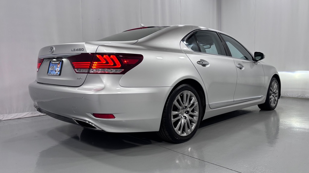 Photo 5 of this LEXUS LS 460 ULTR LUX
