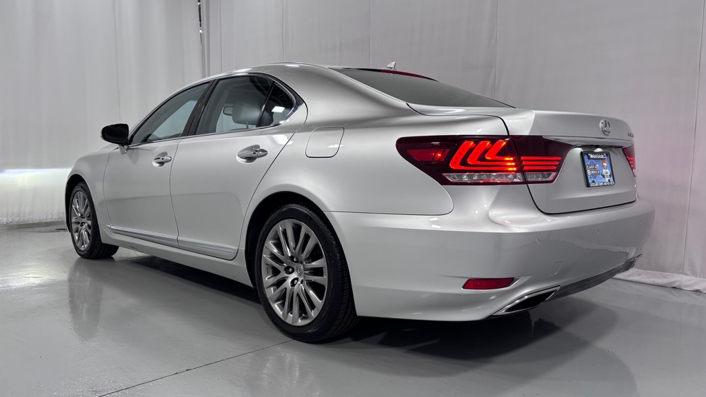 Photo 7 of this LEXUS LS 460 ULTR LUX