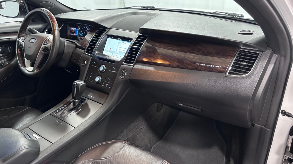 Photo 18 of this FORD TAURUS LIMITED
