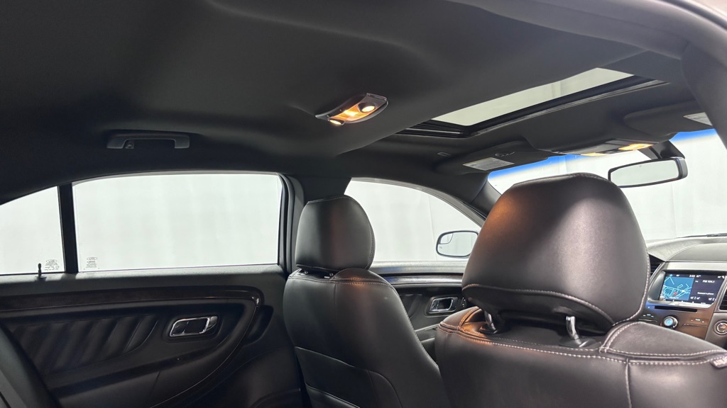 Photo 27 of this FORD TAURUS LIMITED