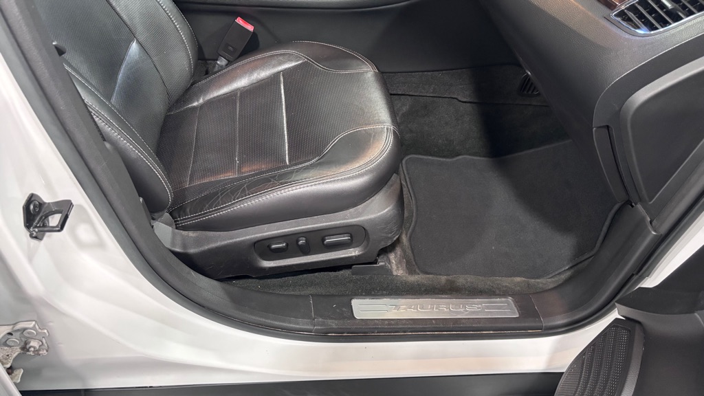 Photo 19 of this FORD TAURUS LIMITED