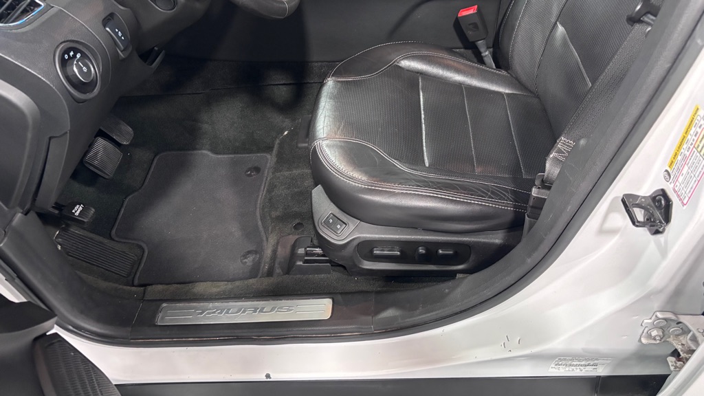 Photo 11 of this FORD TAURUS LIMITED