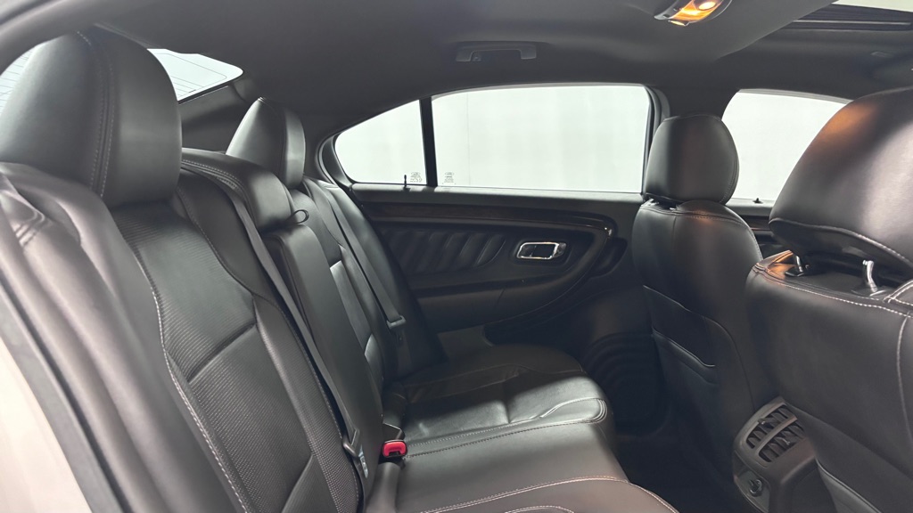 Photo 26 of this FORD TAURUS LIMITED