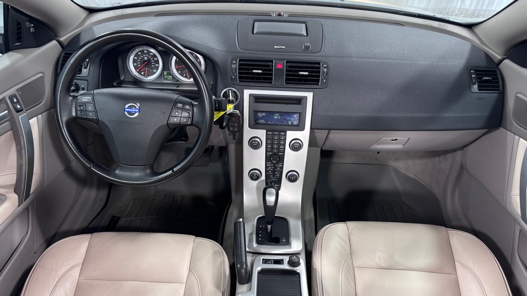 Photo 18 of this VOLVO C70 T5