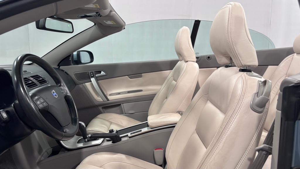 Photo 20 of this VOLVO C70 T5