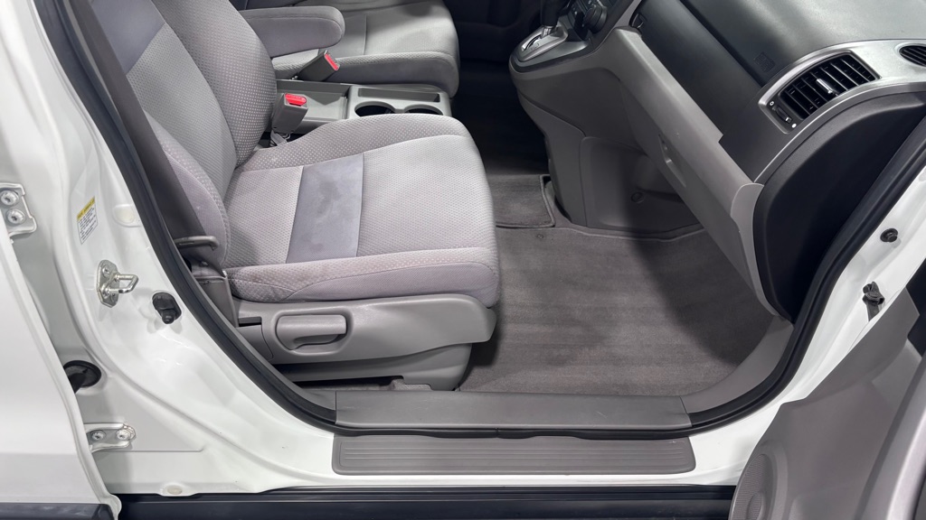 Photo 19 of this HONDA CR-V LX