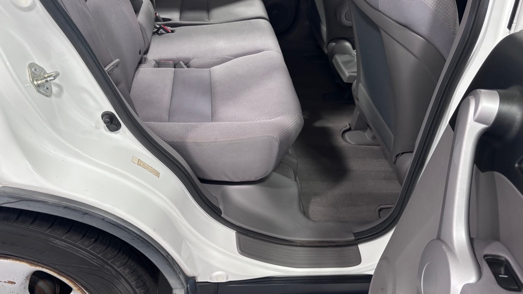 Photo 25 of this HONDA CR-V LX