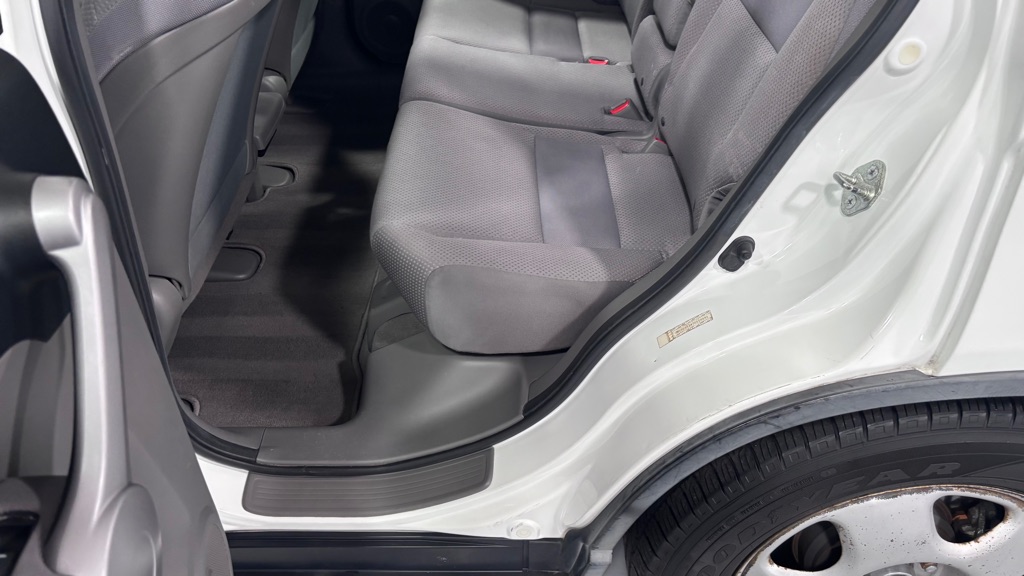Photo 22 of this HONDA CR-V LX