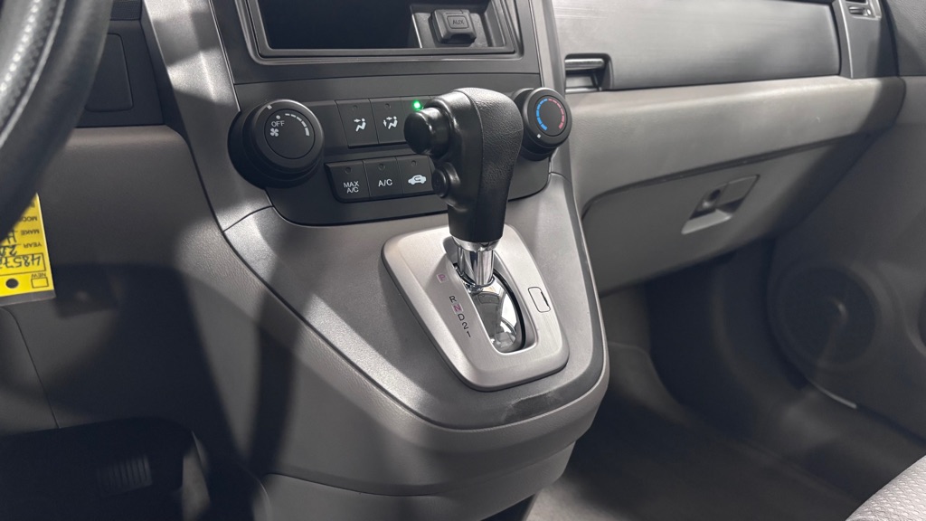 Photo 16 of this HONDA CR-V LX