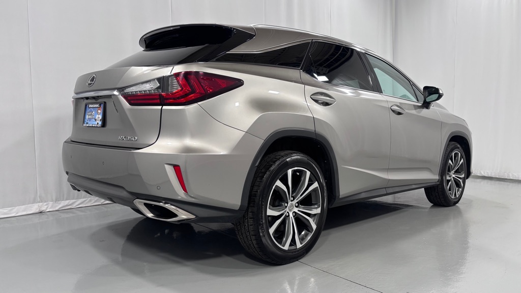 Photo 5 of this LEXUS RX 350
