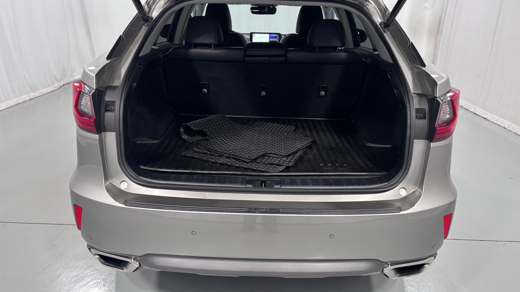 Photo 29 of this LEXUS RX 350