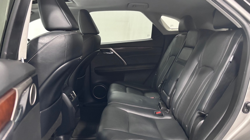 Photo 23 of this LEXUS RX 350