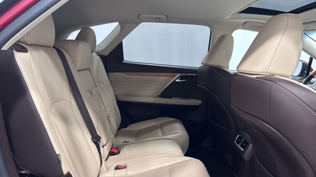 Photo 26 of this LEXUS RX 350 L