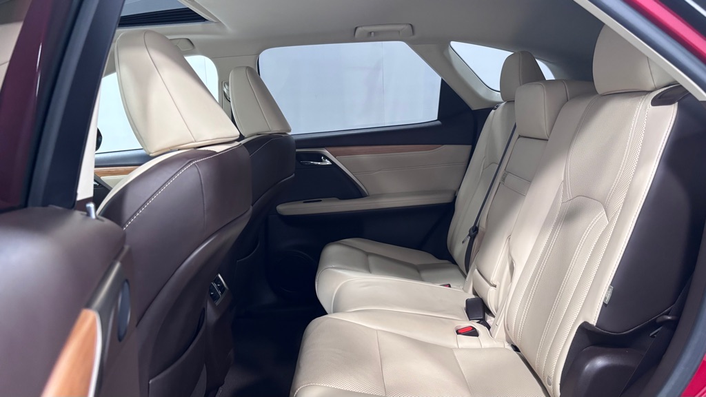 Photo 23 of this LEXUS RX 350 L