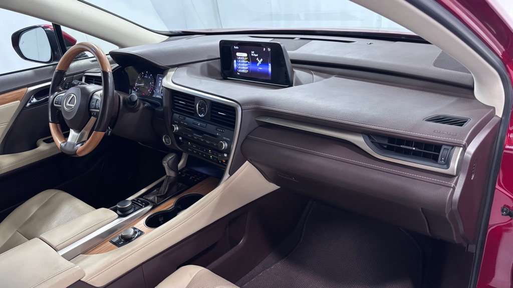 Photo 18 of this LEXUS RX 350 L