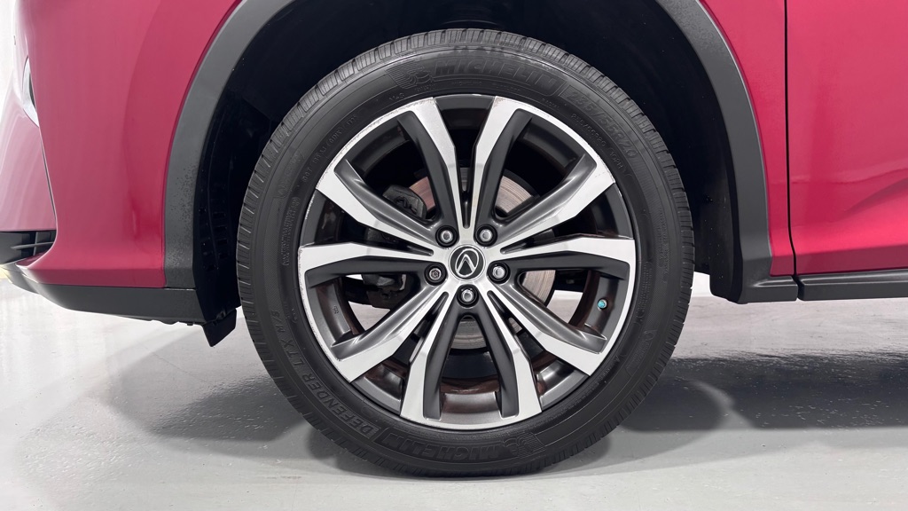 Photo 31 of this LEXUS RX 350 L