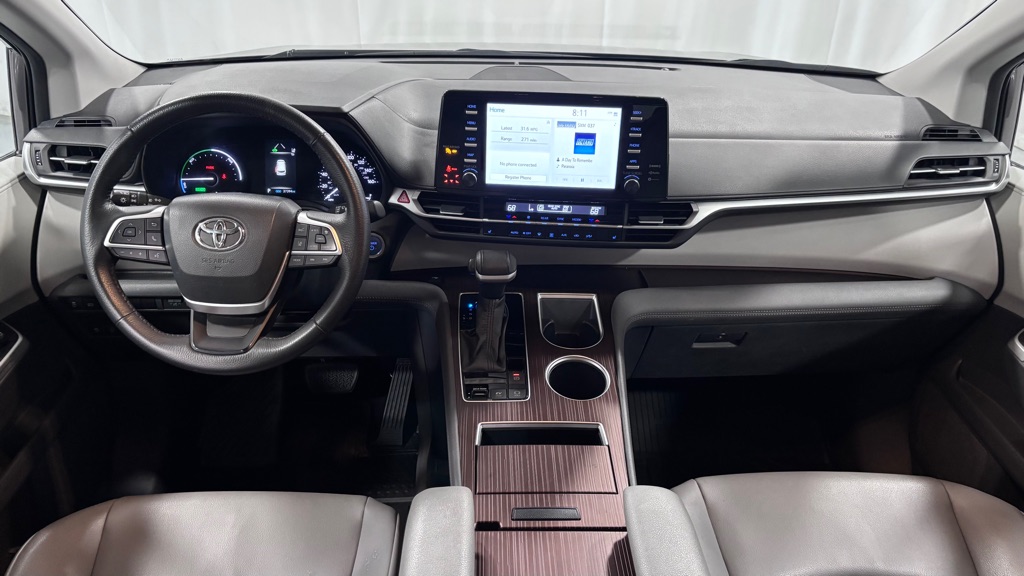 Photo 10 of this TOYOTA SIENNA XLE 7PAS