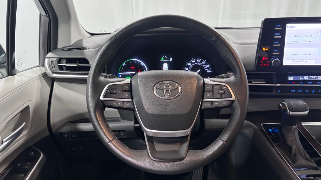 Photo 13 of this TOYOTA SIENNA XLE 7PAS