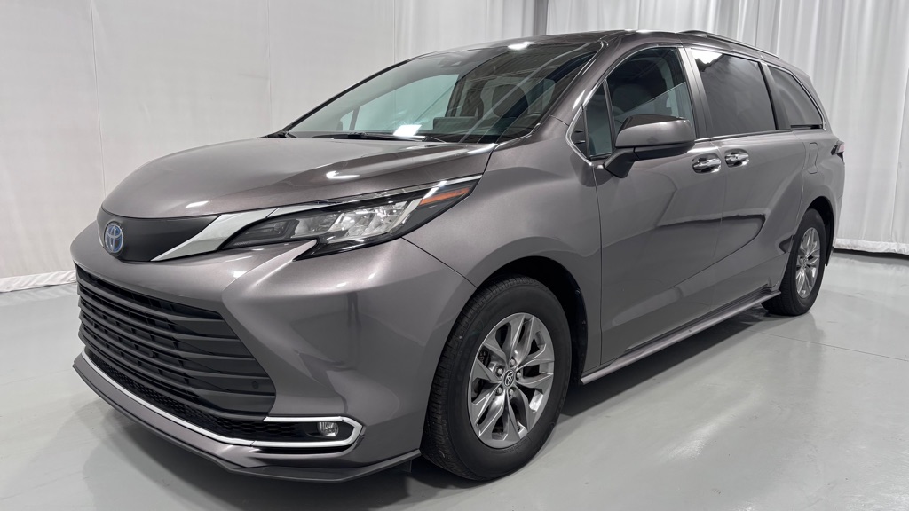 2022 TOYOTA SIENNA XLE 7PAS