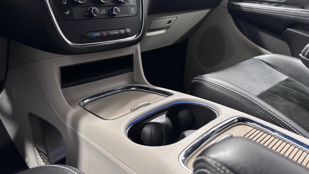Photo 16 of this DODGE GRAND CARAVAN
