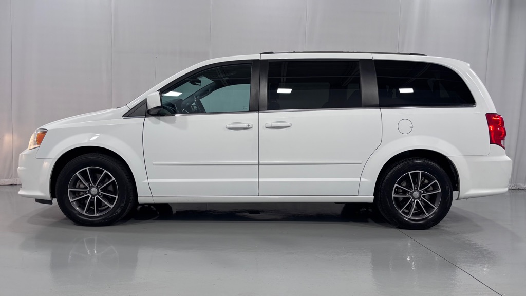 Photo 8 of this DODGE GRAND CARAVAN