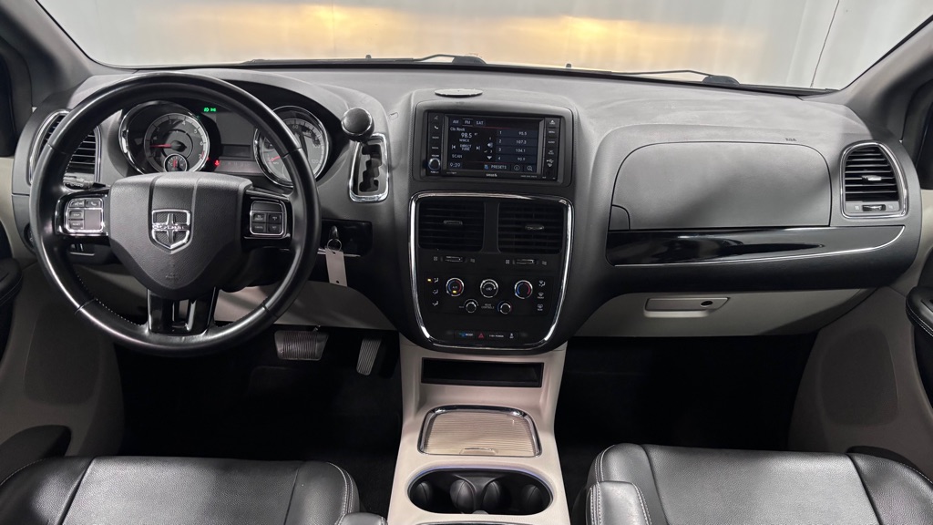 Photo 10 of this DODGE GRAND CARAVAN