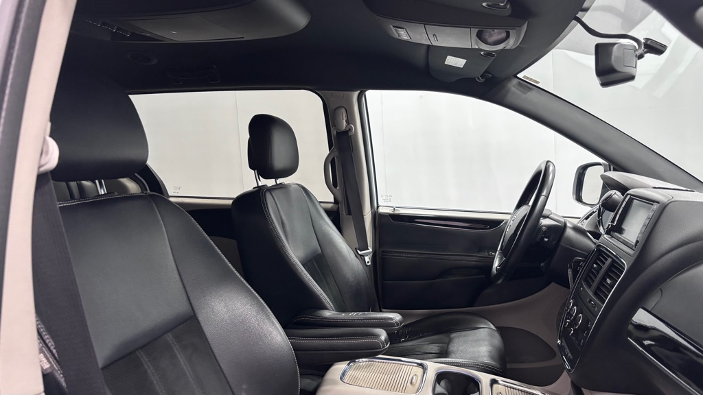 Photo 20 of this DODGE GRAND CARAVAN
