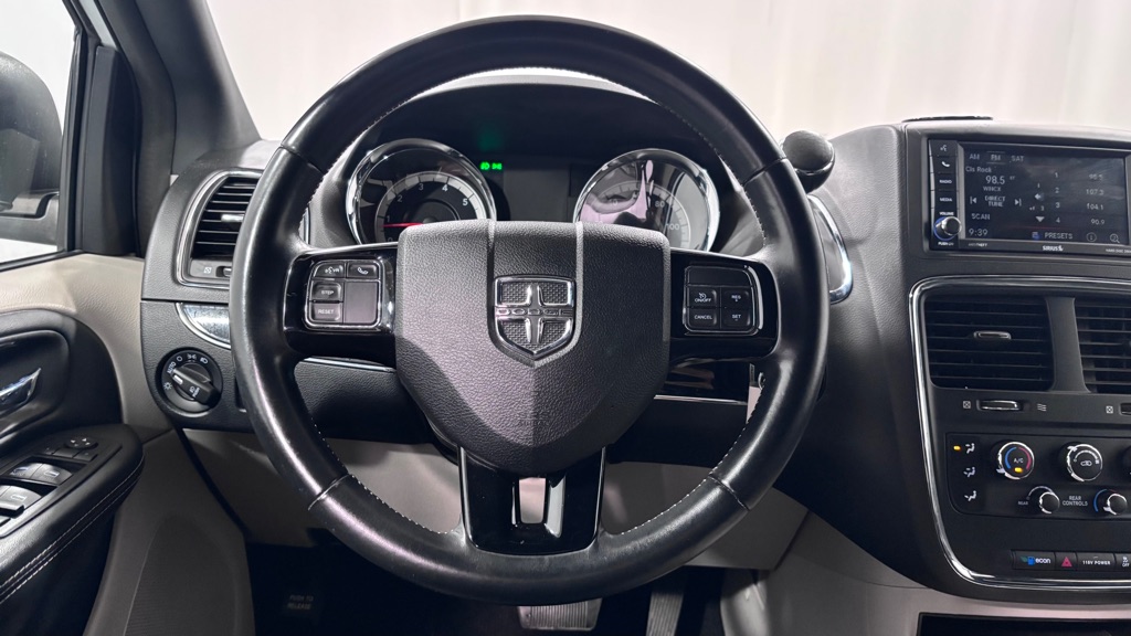 Photo 13 of this DODGE GRAND CARAVAN