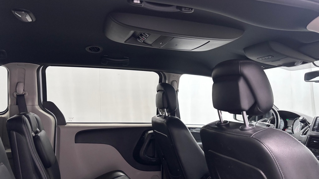 Photo 26 of this DODGE GRAND CARAVAN