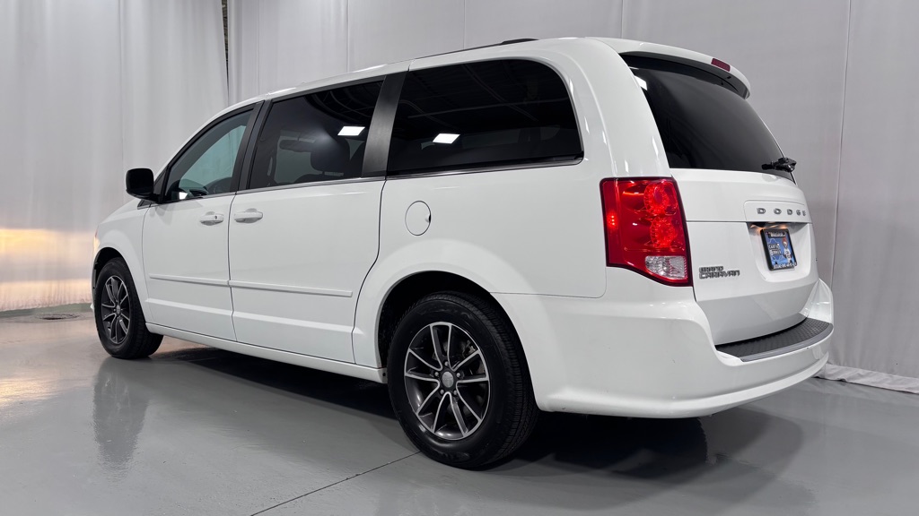 Photo 7 of this DODGE GRAND CARAVAN