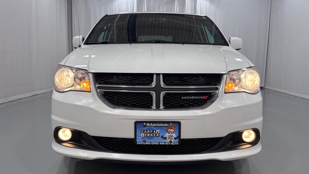 Photo 2 of this DODGE GRAND CARAVAN