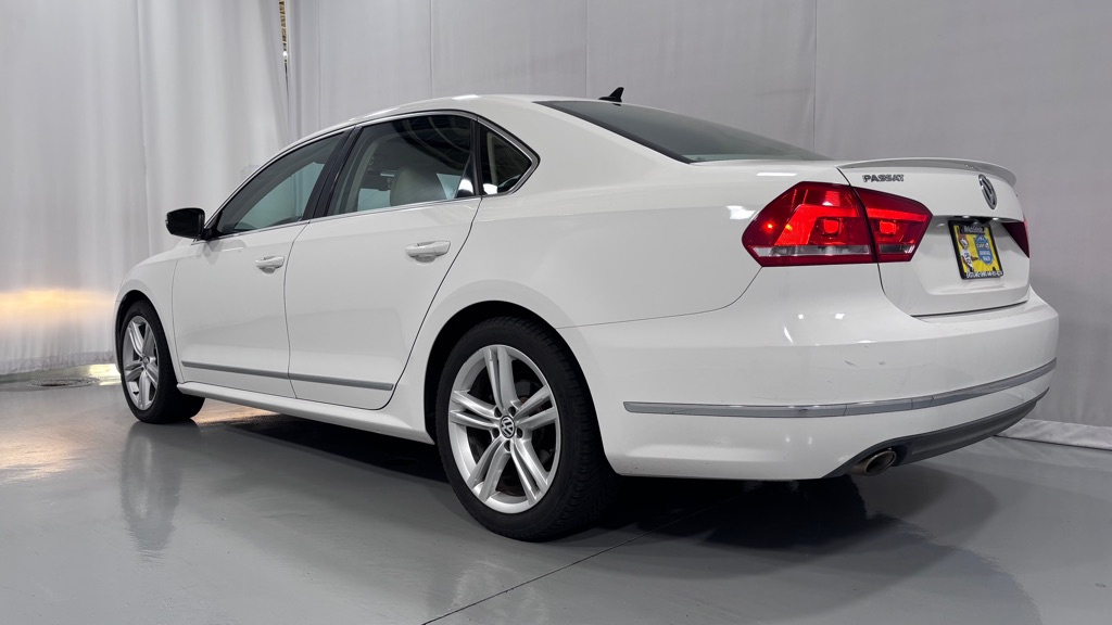Photo 7 of this VOLKSWAGEN PASSAT TDI