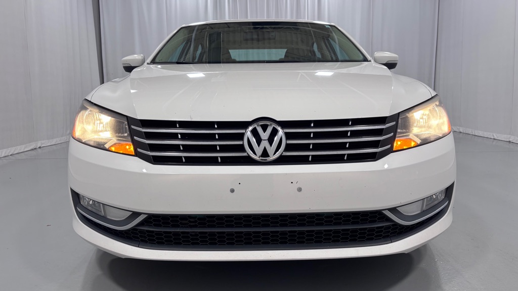 Photo 2 of this VOLKSWAGEN PASSAT TDI