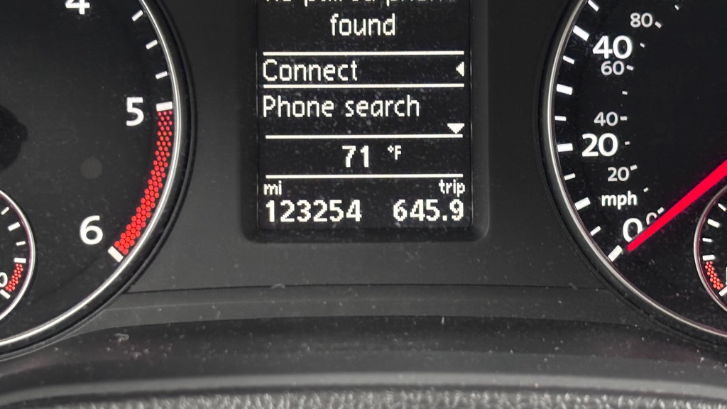 Photo 15 of this VOLKSWAGEN PASSAT TDI