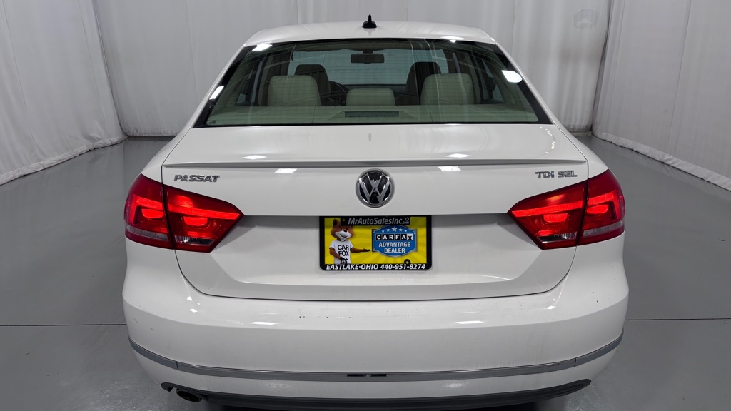Photo 6 of this VOLKSWAGEN PASSAT TDI