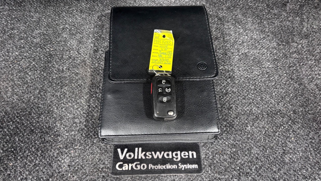 Photo 35 of this VOLKSWAGEN PASSAT TDI