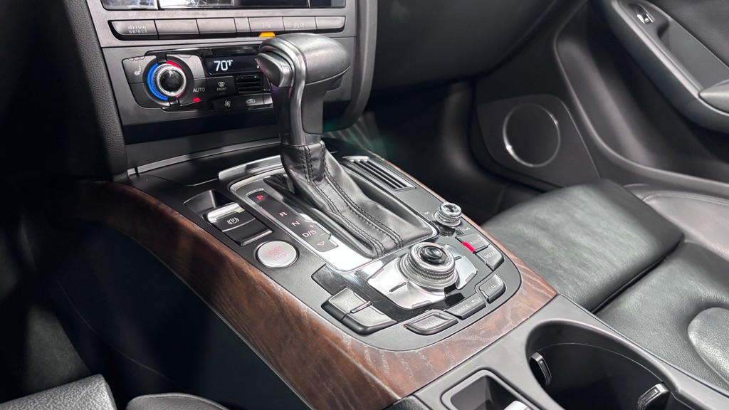 Photo 24 of this AUDI A5 2.OT SPORT